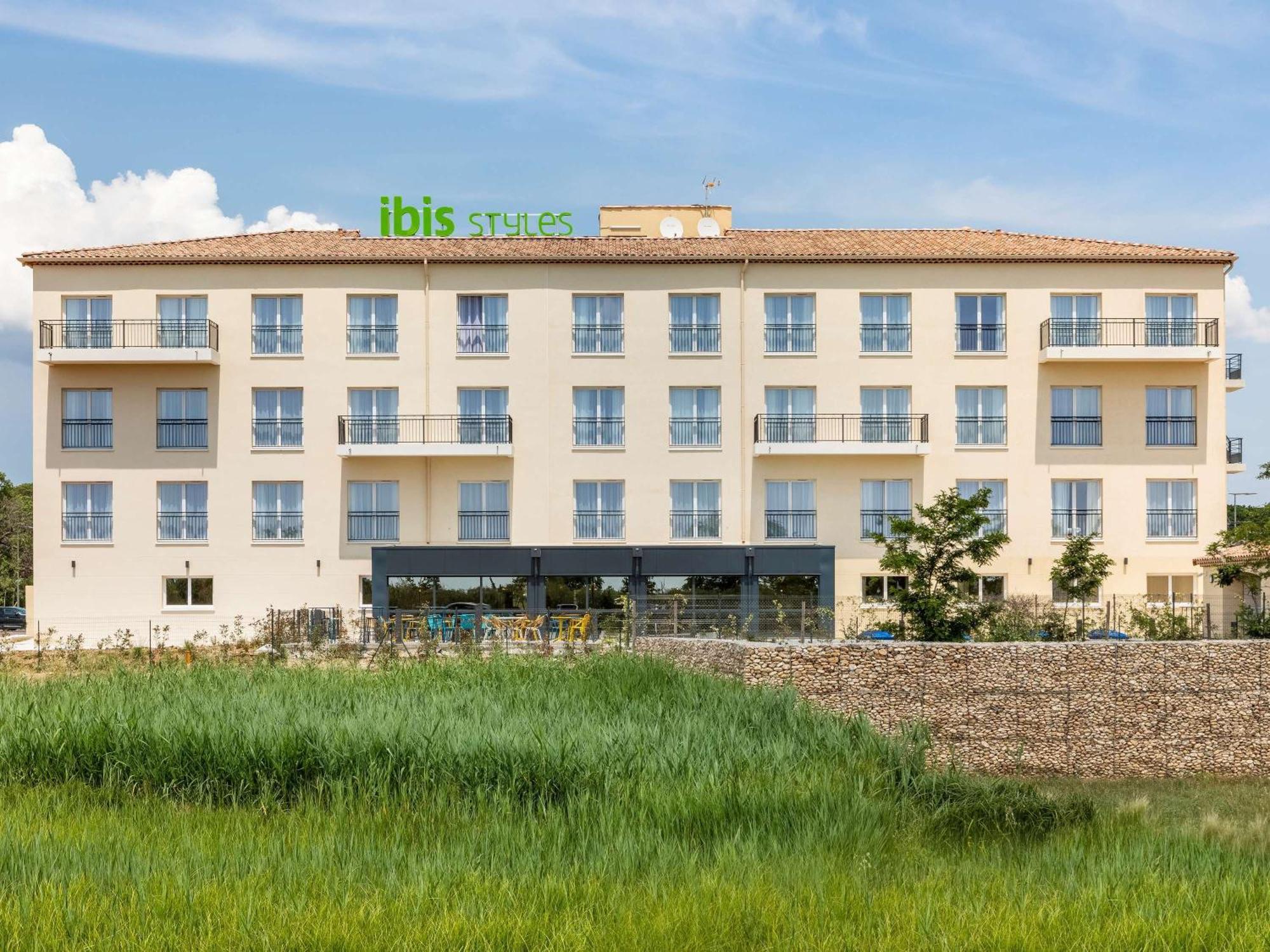 Ibis Styles Miramas Hotell Exteriör bild